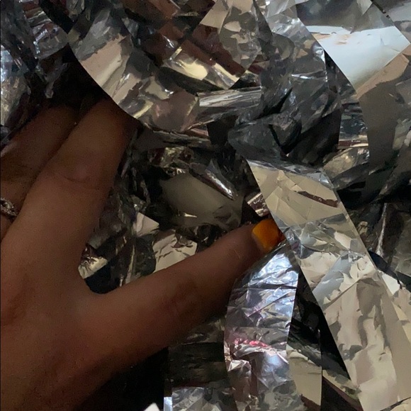 Cheer Pom poms - Picture 2 of 3